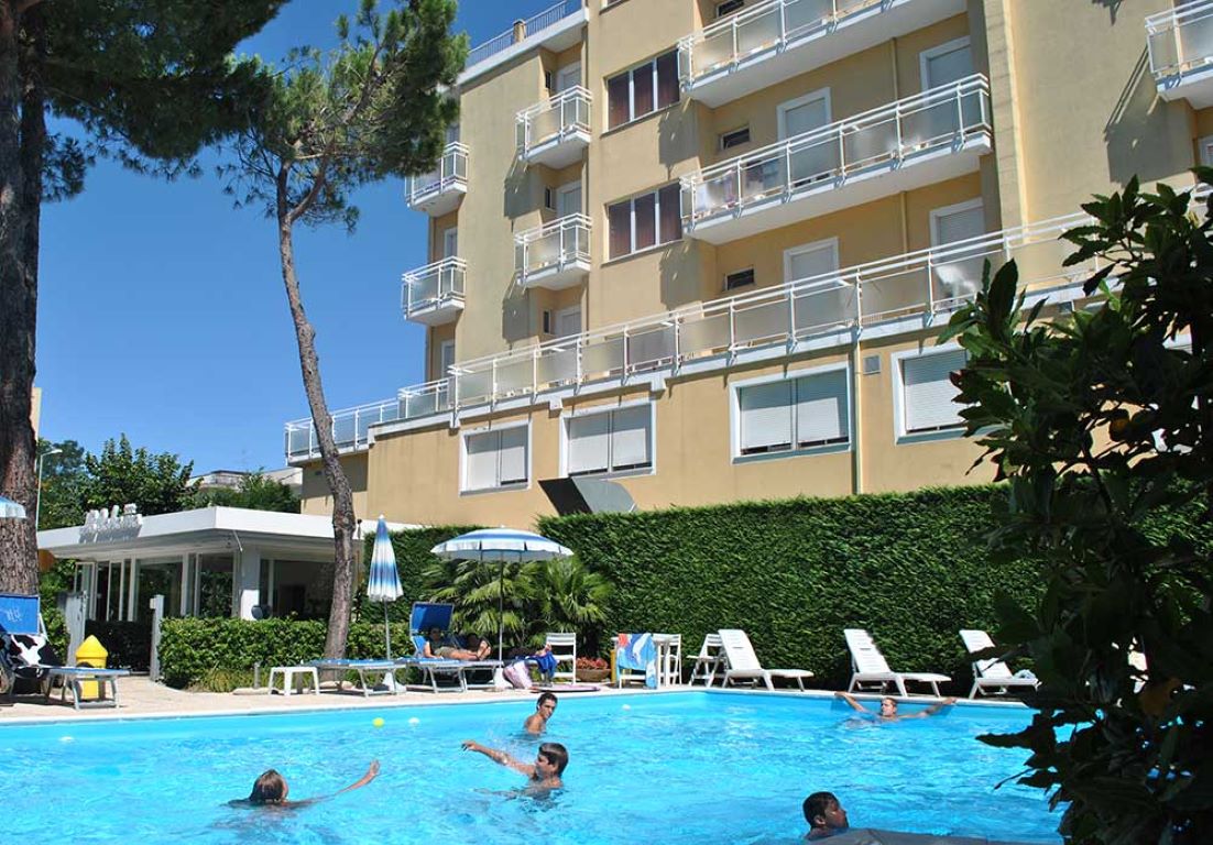 Bahama Hotel-Zgrada hotela.jpg