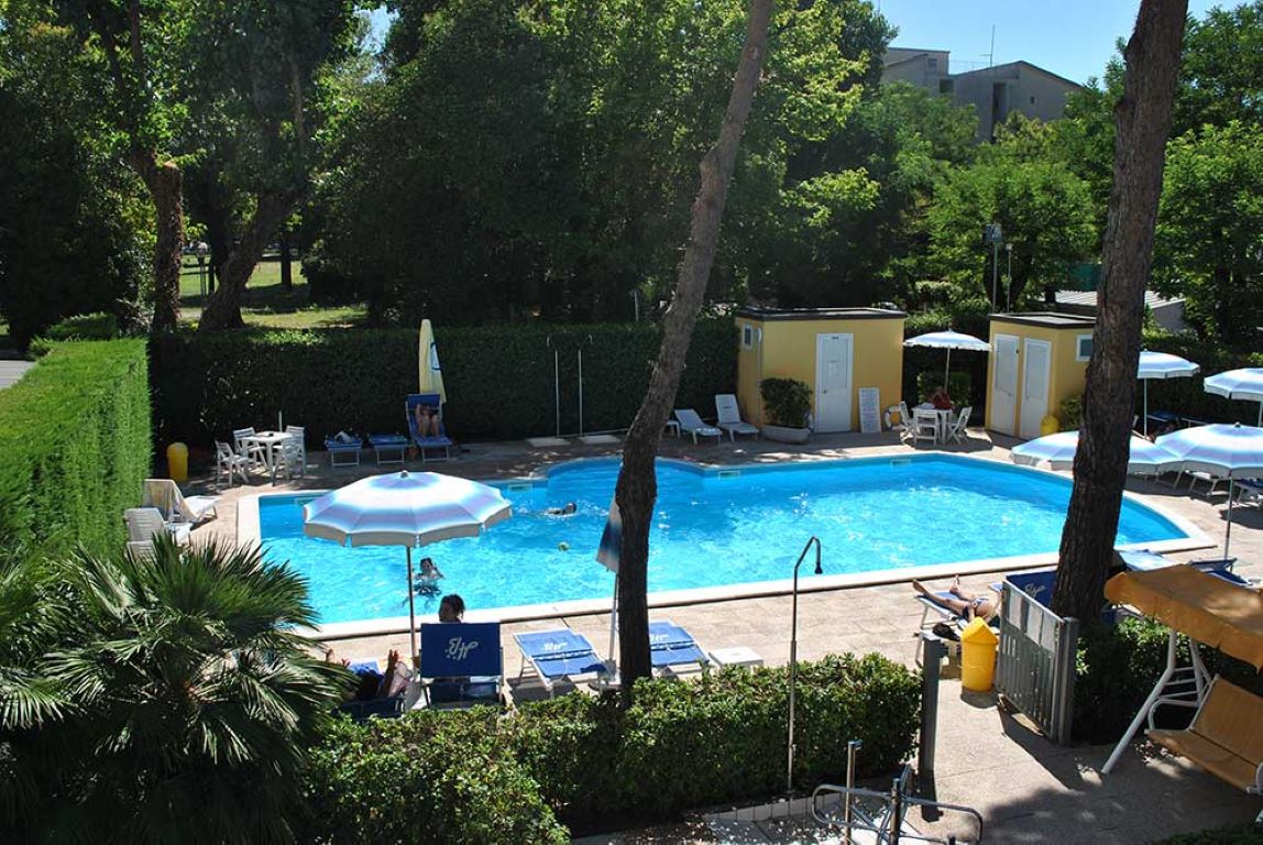Hotel Bahama-Bazen.jpg