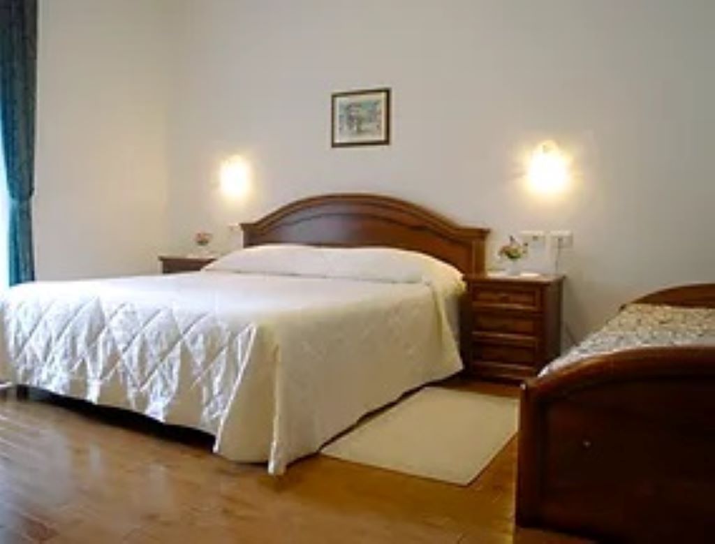Hotel Marko-Porodicna soba.jpg
