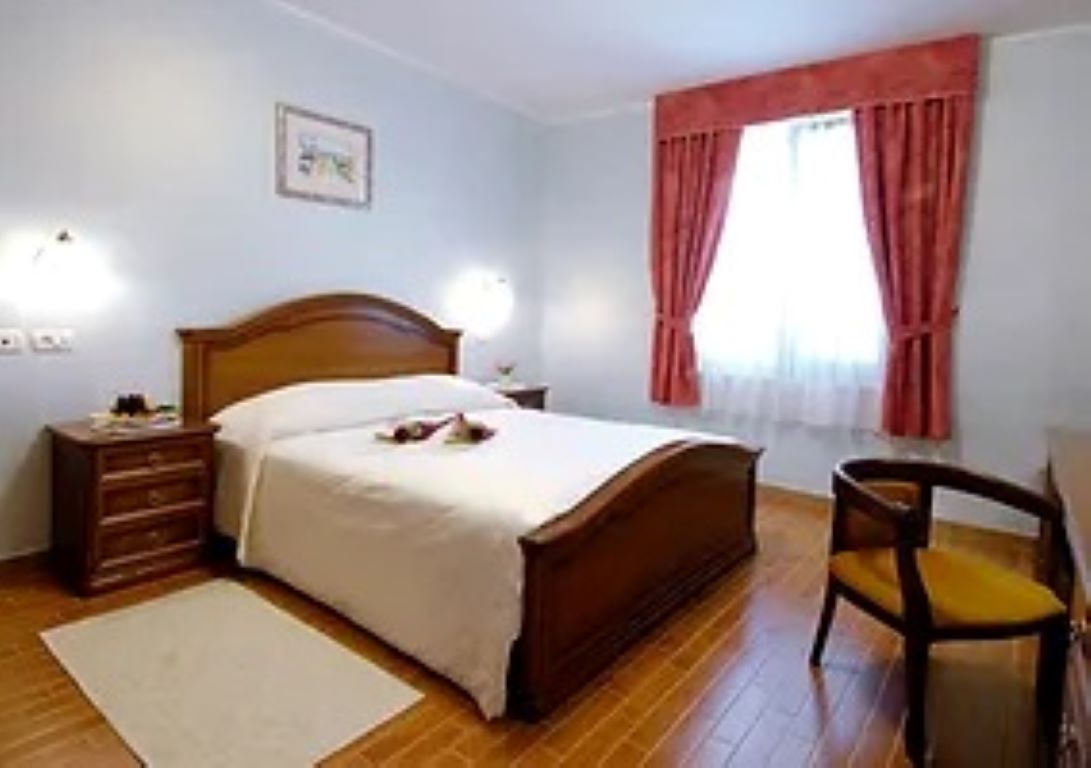 Marko Hotel-Standardna soba.jpg