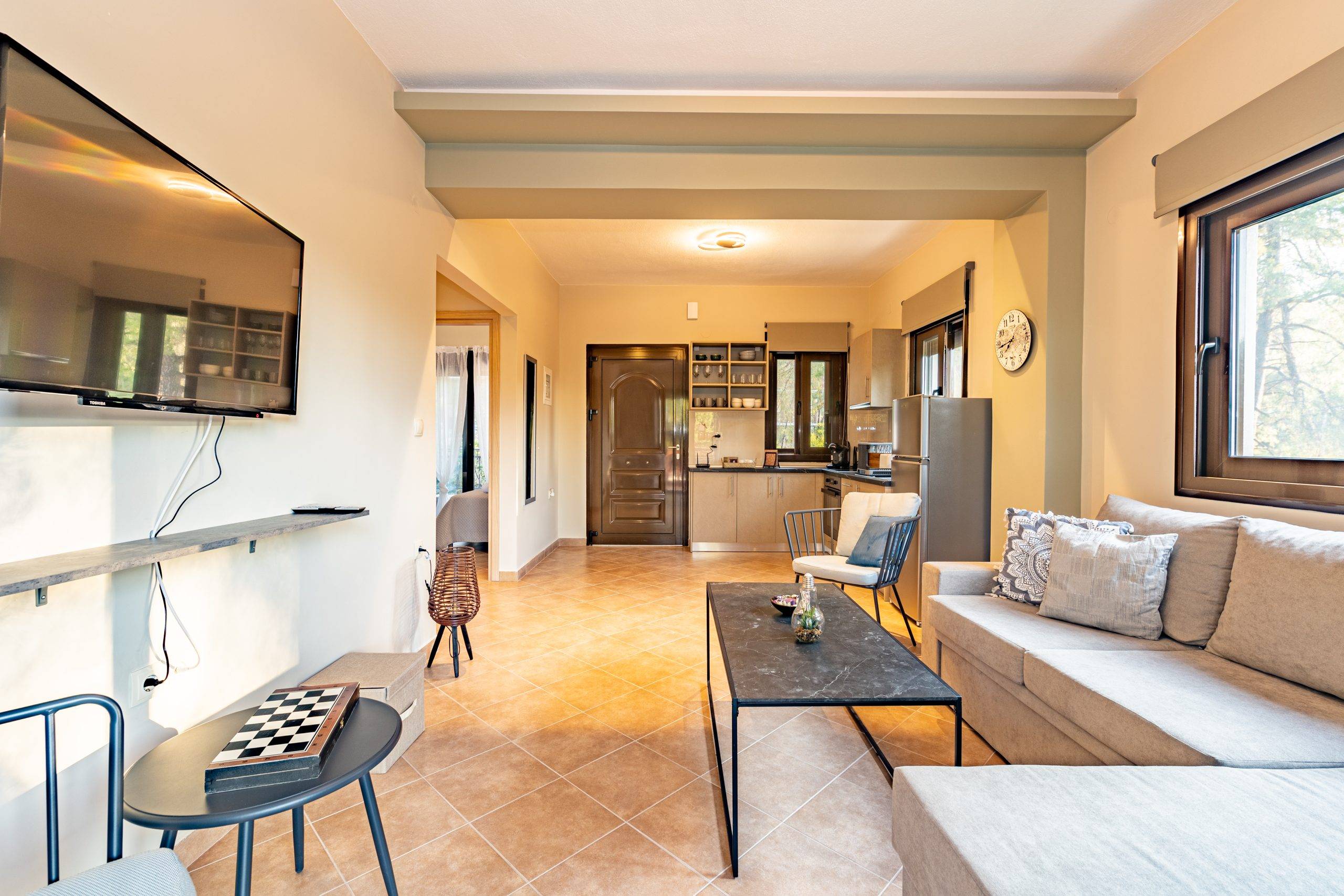 Natura Suites-Apartman Forest dnevna soba.jpg