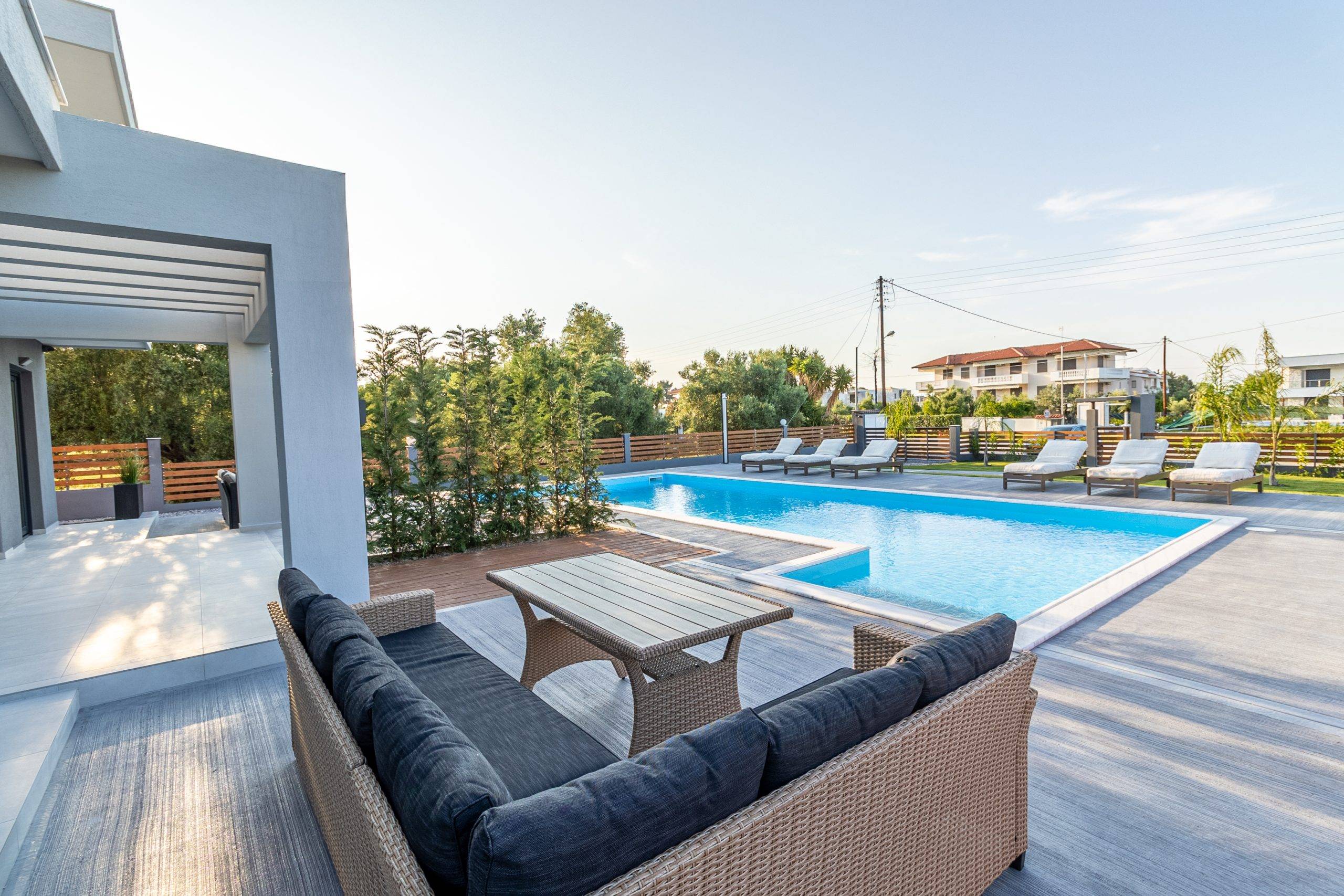 Assos Luxury VIllas-Oblast oko bazena.jpg