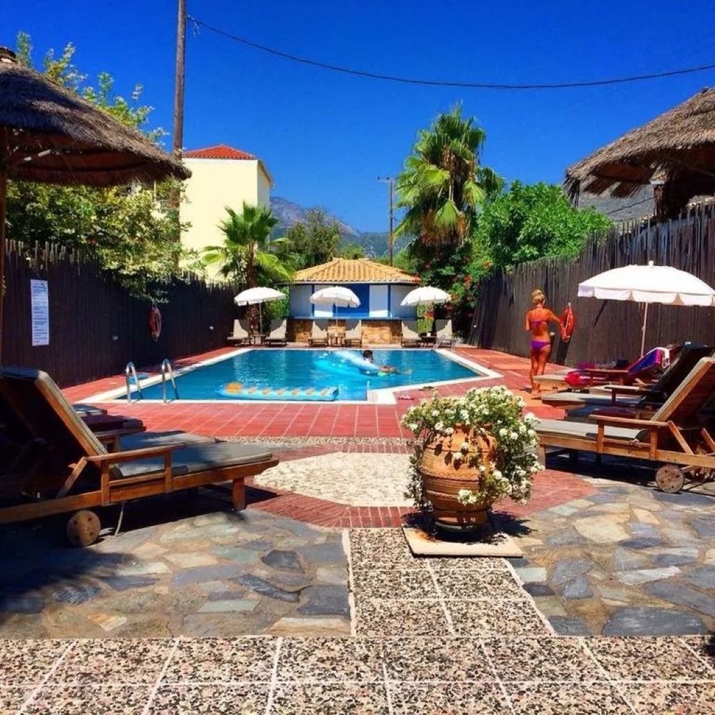 Santa Maura Studios & Apartments Lefkada-Oblast oko bazena.jpg