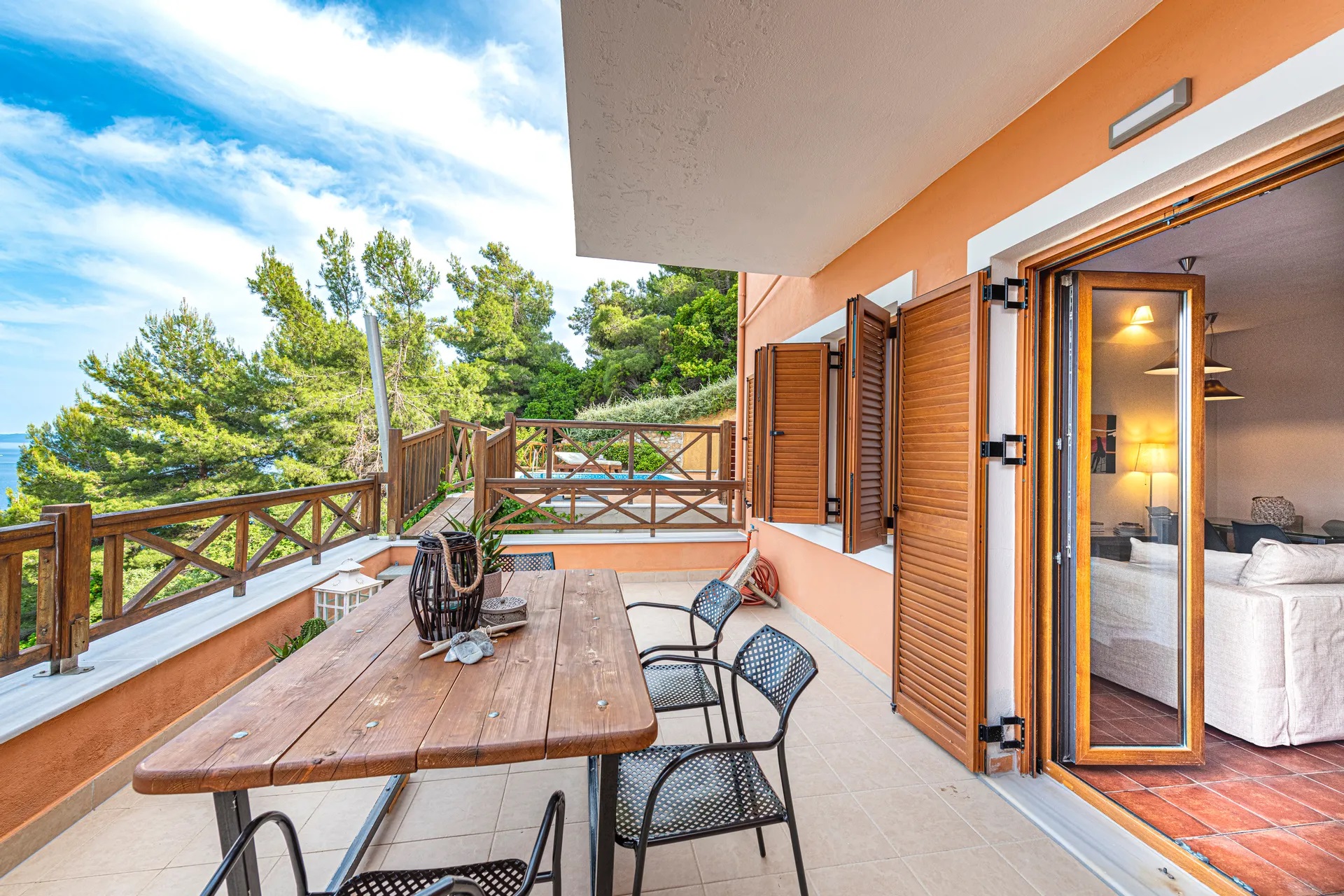 Skiathos Gea Villas-Dvosobna Villa Europa terasa.jpg