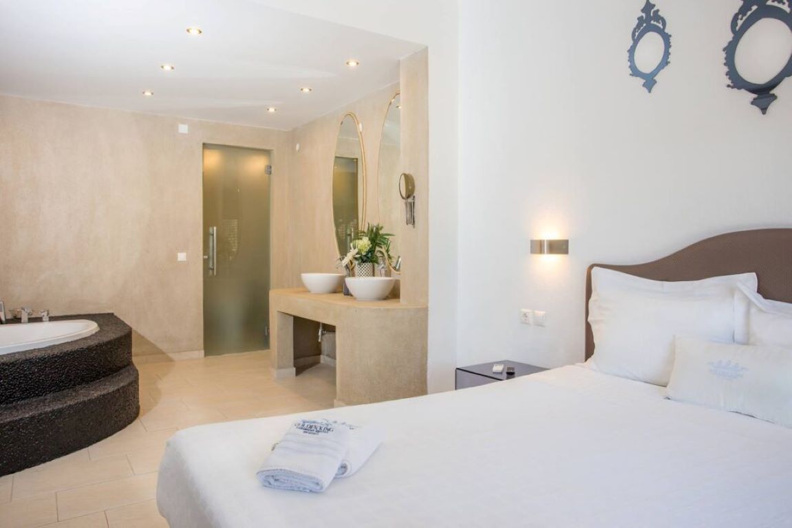 Golden King Villas-glavna soba sa đakuzijem-.jpg