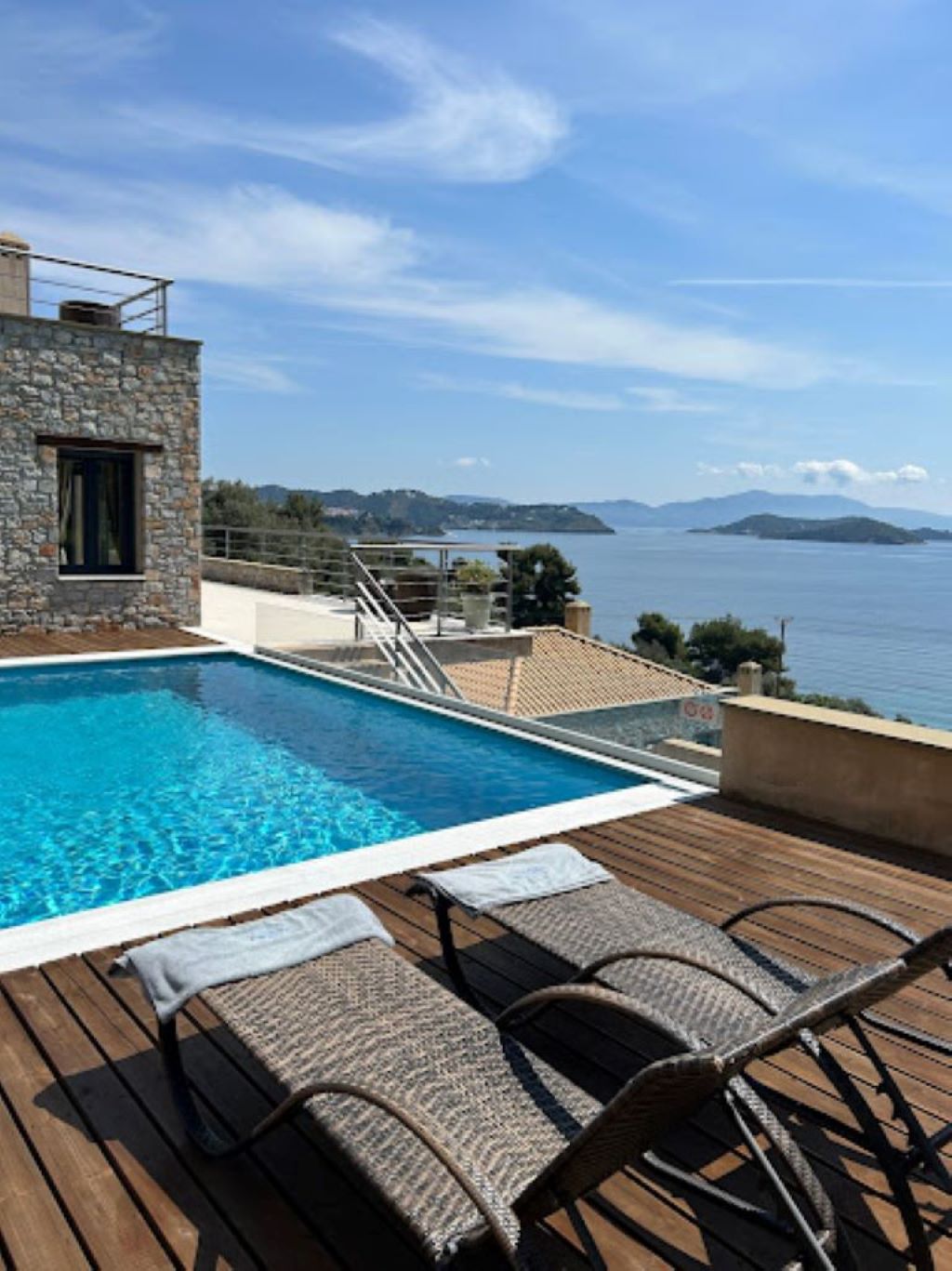 Golden King Villas-ležaljke-.jpg
