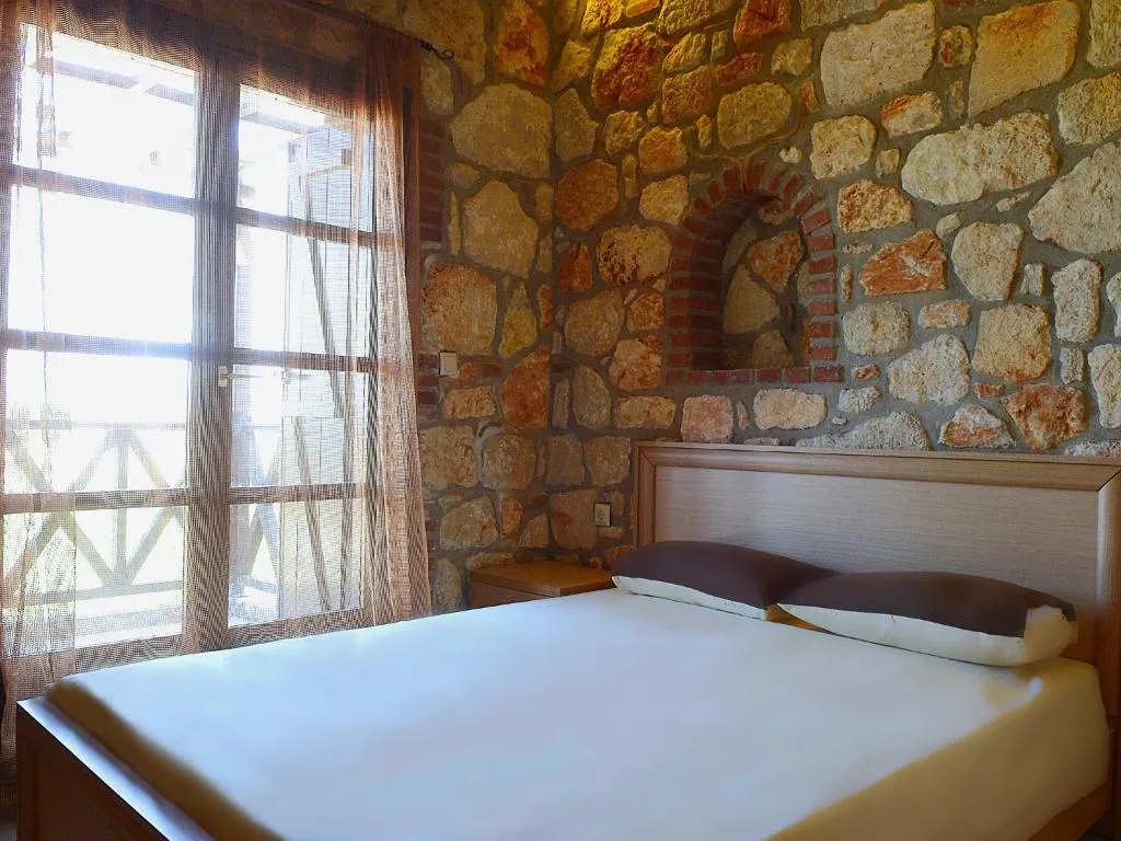 Vourvouru Villas-Petrino vila druga spavaca soba.jpg