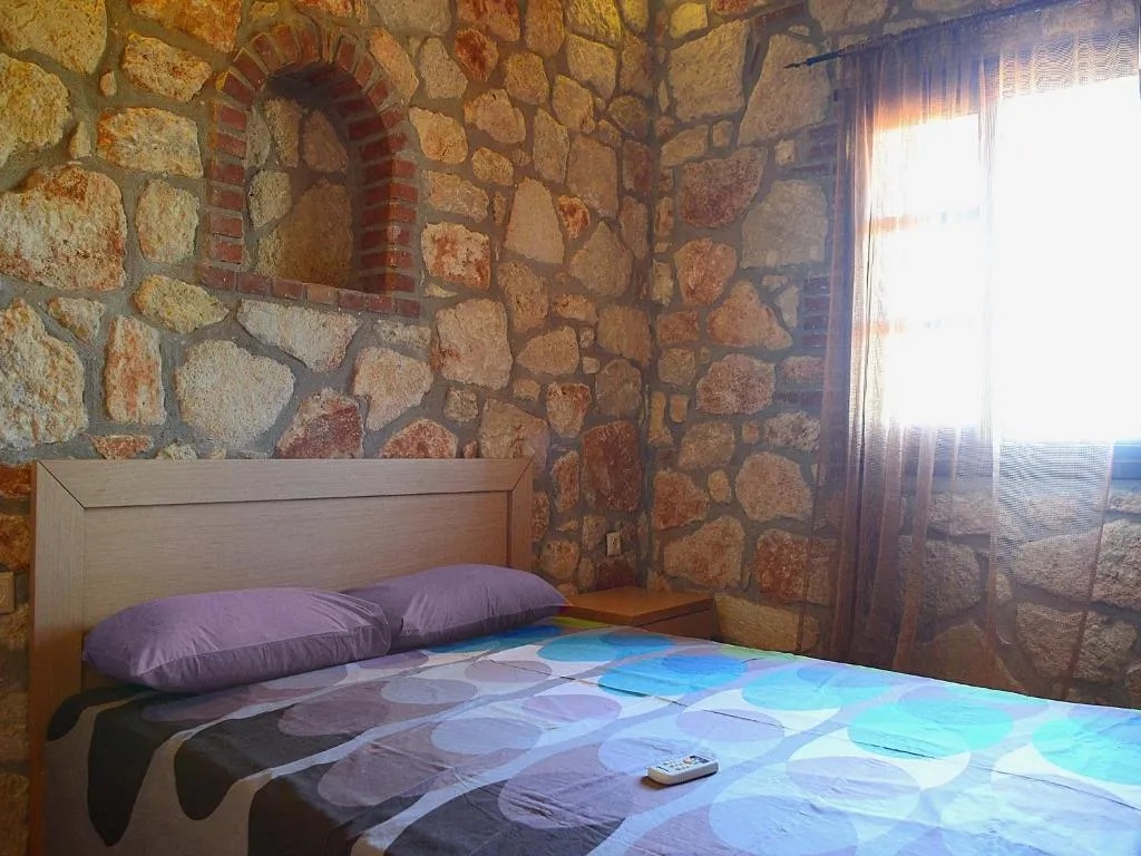 Vourvouru Villas-Petrino vila spavaca soba.jpg