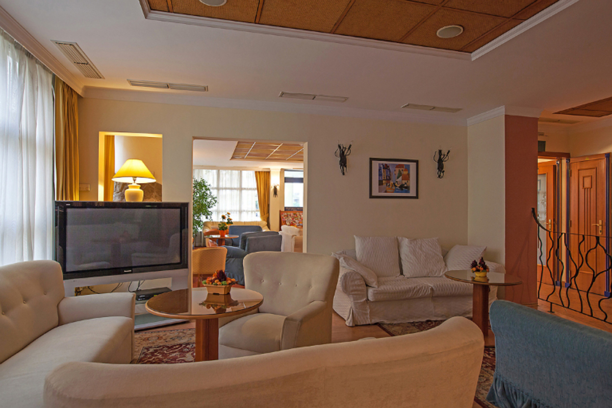 Hotel Mediterran lobi izgled.jpg