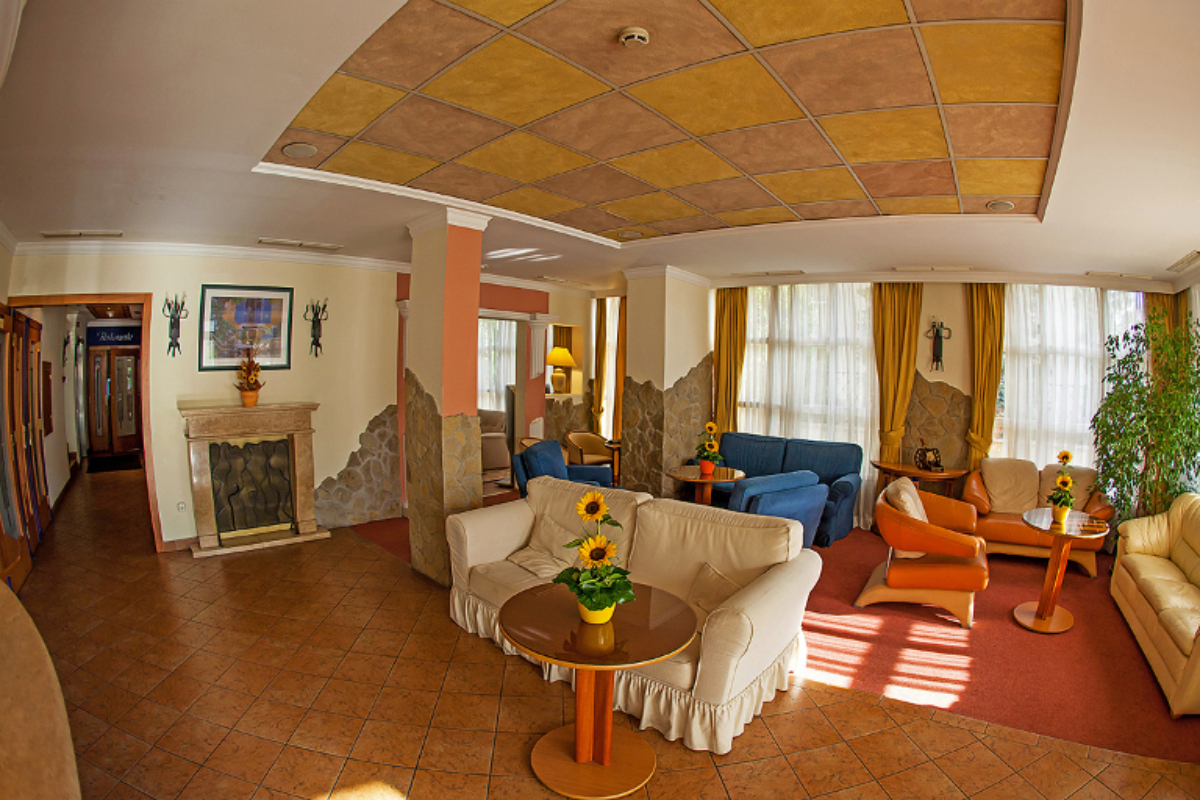 Hotel Mediterran lobi.jpg