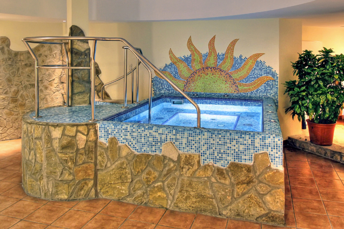 Hotel Mediterran đakuzi.jpg