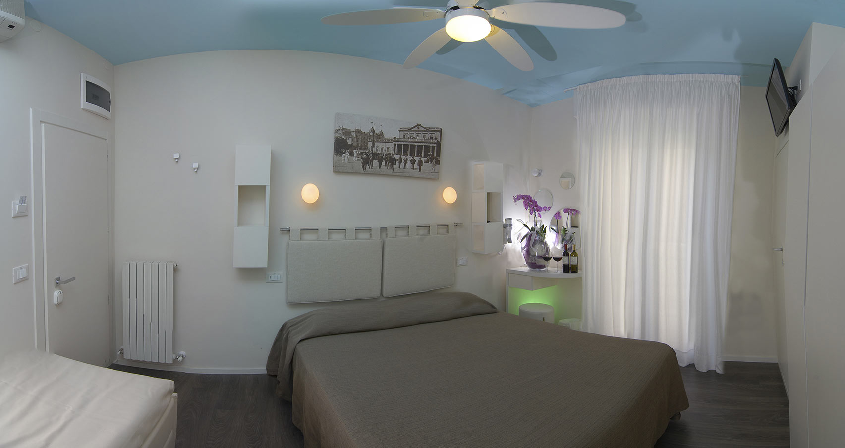 Hotel Casablanca-Trokrevetna soba.jpg