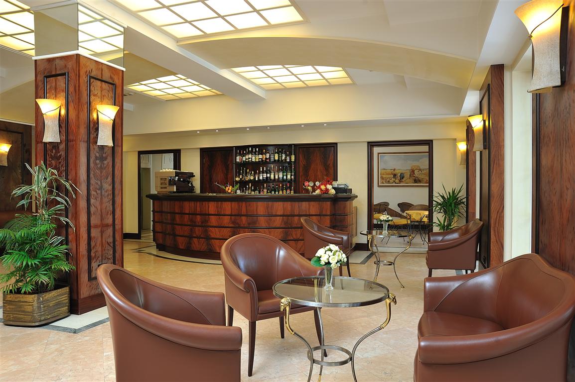 De France Hotel-Lobby bar.jpg