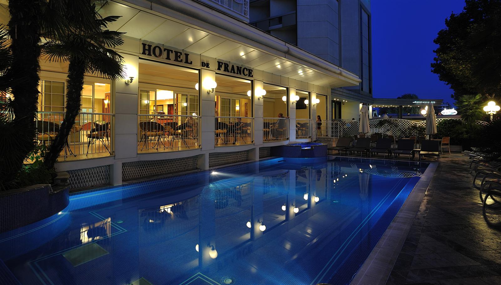 Hotel De France-Bazen nocu.jpg