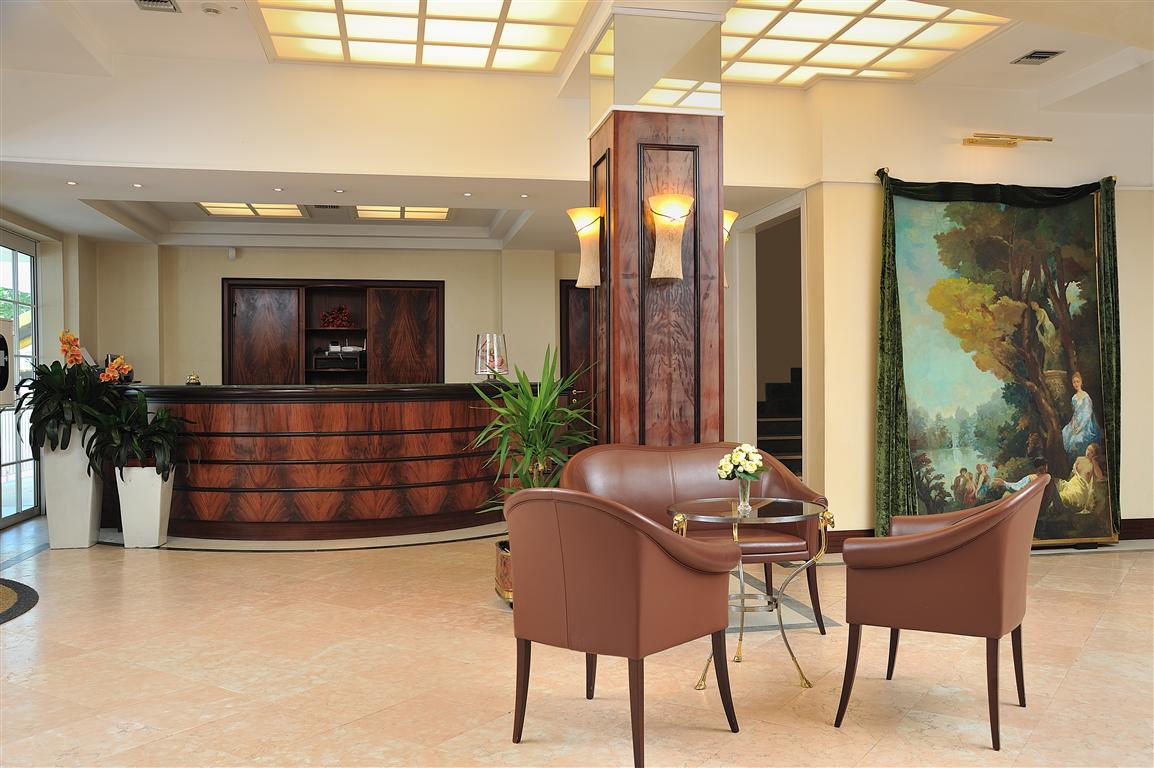 Hotel De France-Recepcija.jpg