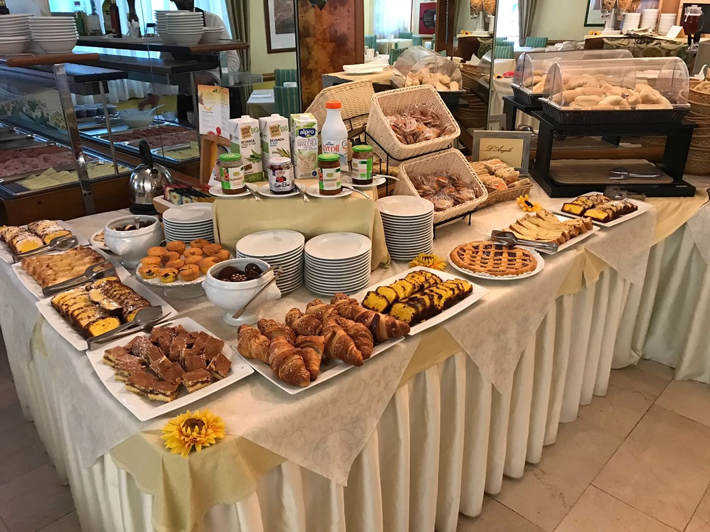 Hotel Kennedy-Restoran.jpg