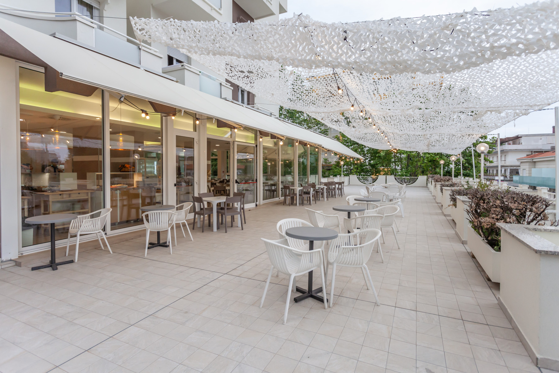 Hotel Oceanic-Terasa.jpg