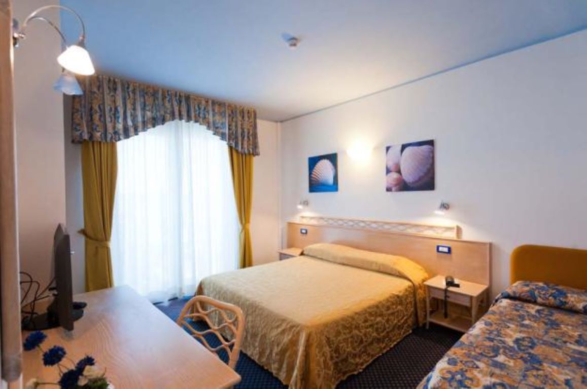 El Cid Campeador Hotel-Superior trokrevetna soba.jpg