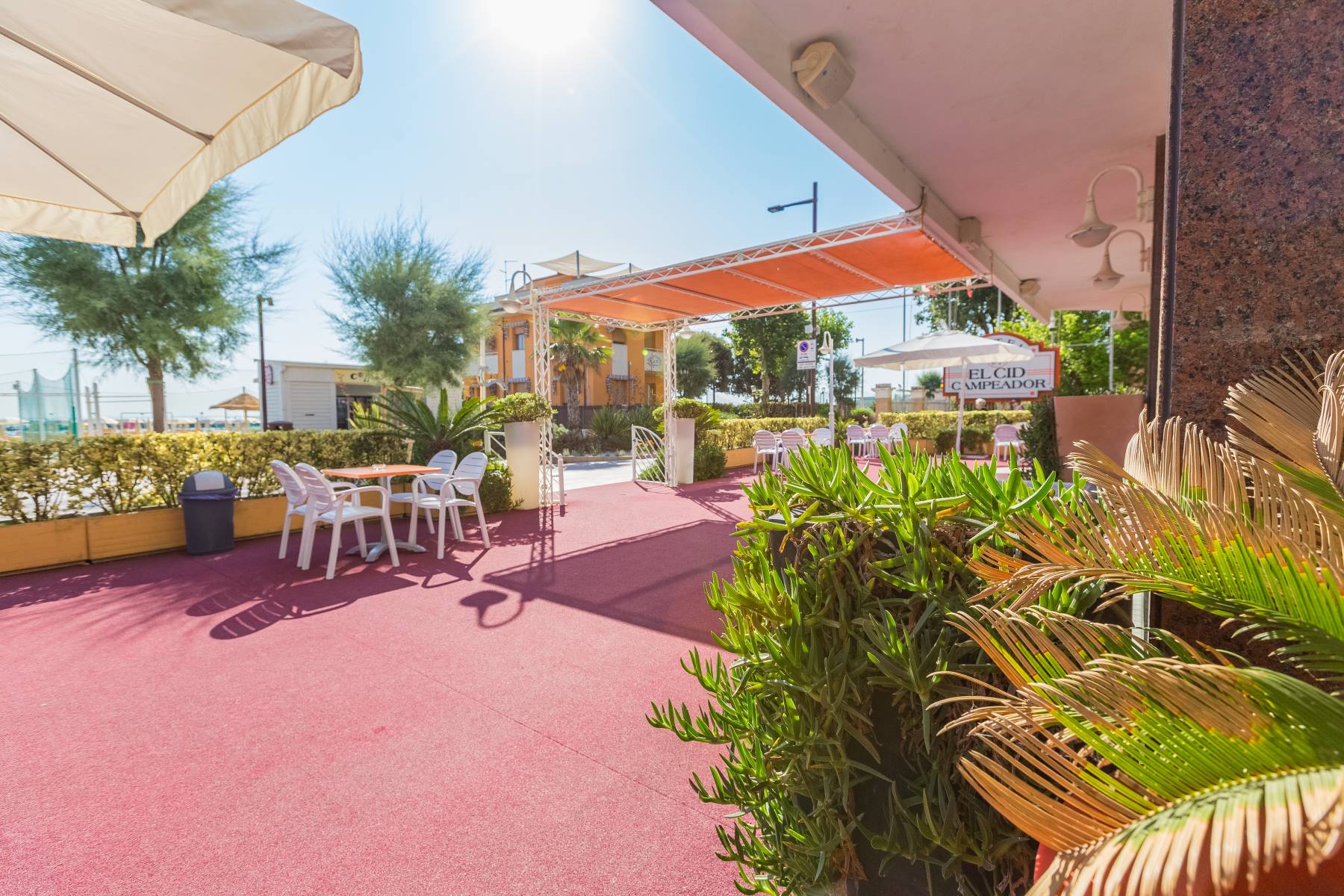 El Cid Campeador Hotel-Terasa.jpg