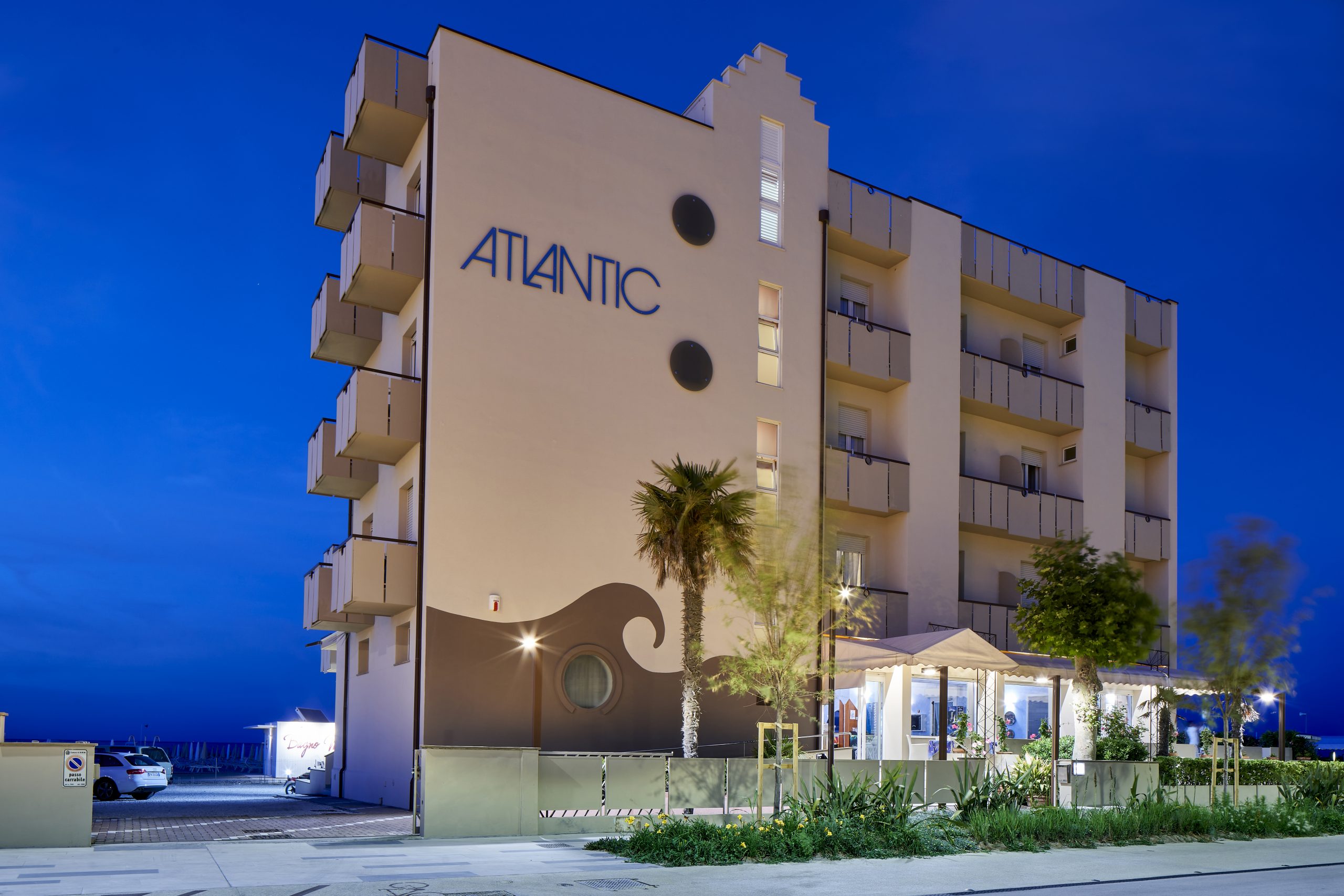 Atlantica Spiaggia Hotel-Hotel spolja.jpg