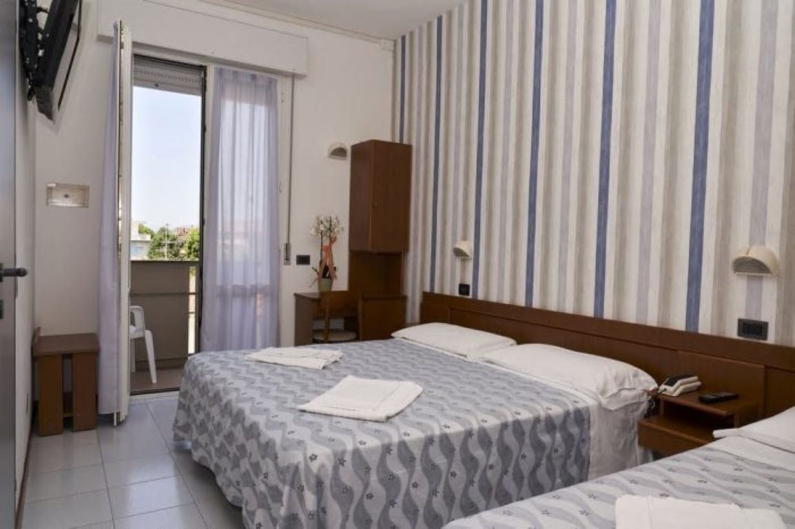 Hotel Atlantica Spiaggia-Standardna soba.jpg