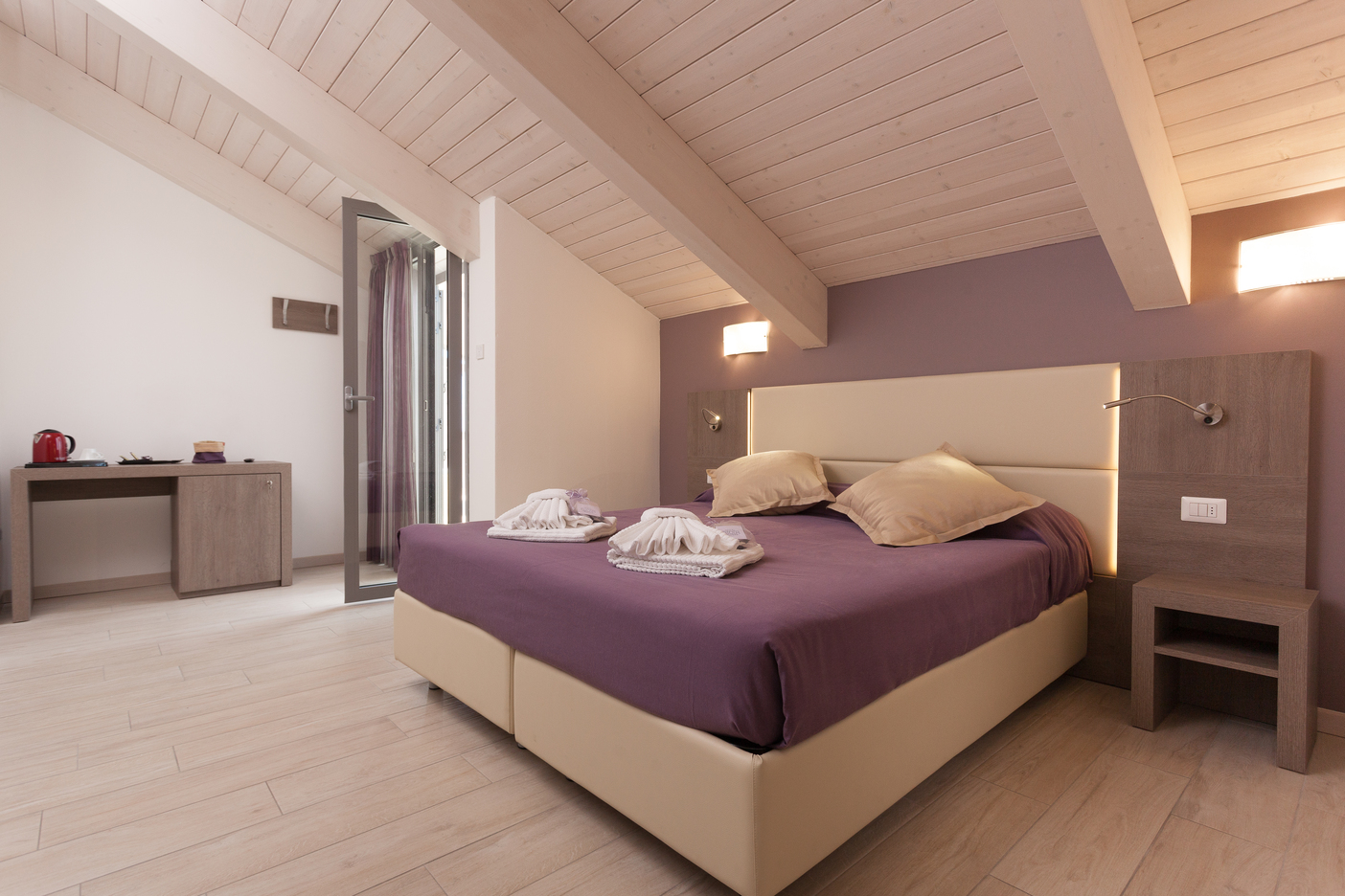 Hotel Gioia-Dahlia Suite.jpg