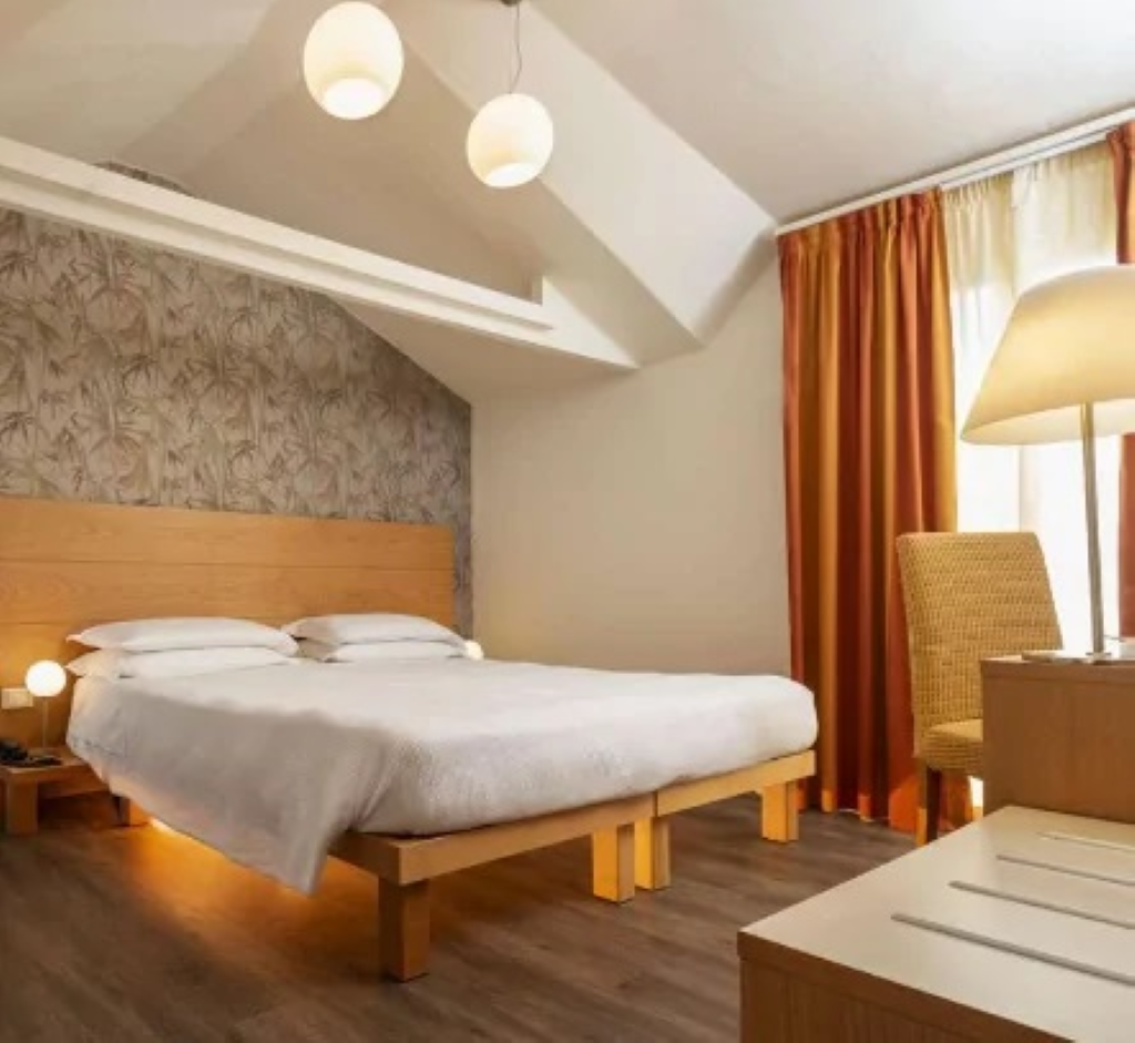 Hotel Accademia-Superior soba.png