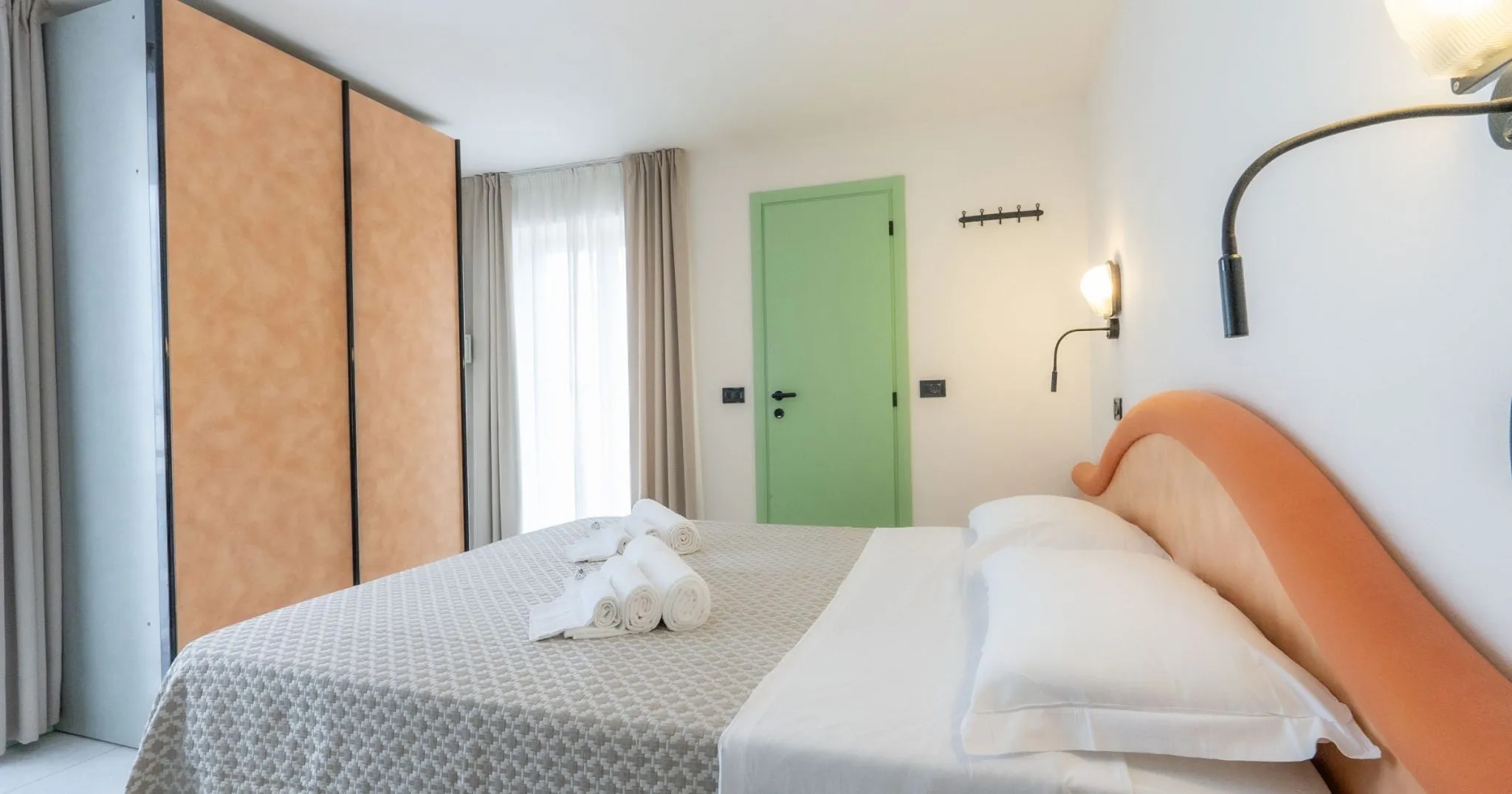 Hotel Nobel-Standardna soba pogled more.jpg