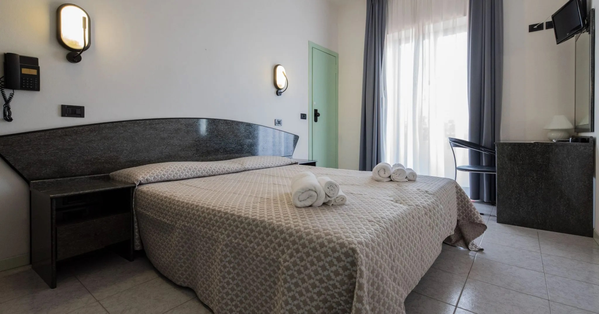 Nobel Hotel-Economy soba.jpg