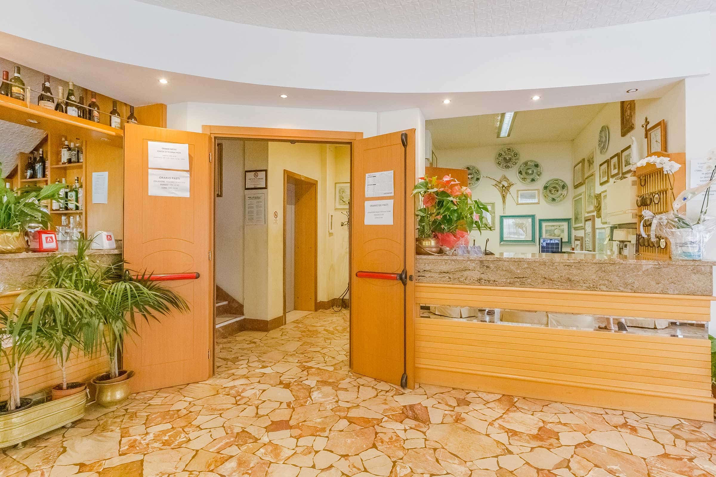 Hotel Arcade-Recepcija.jpg