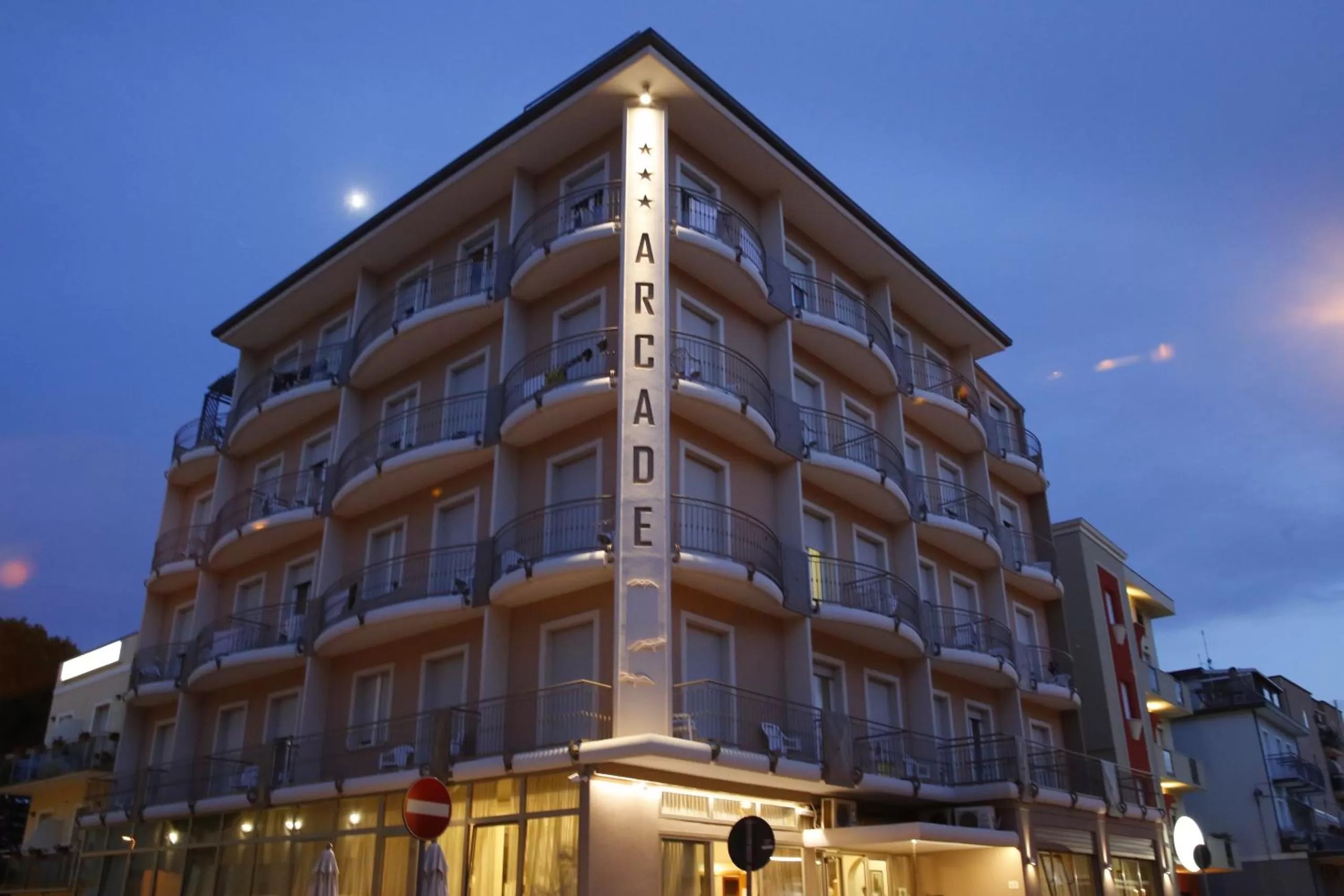 Hotel Arcade-Zgrada hotela.jpg