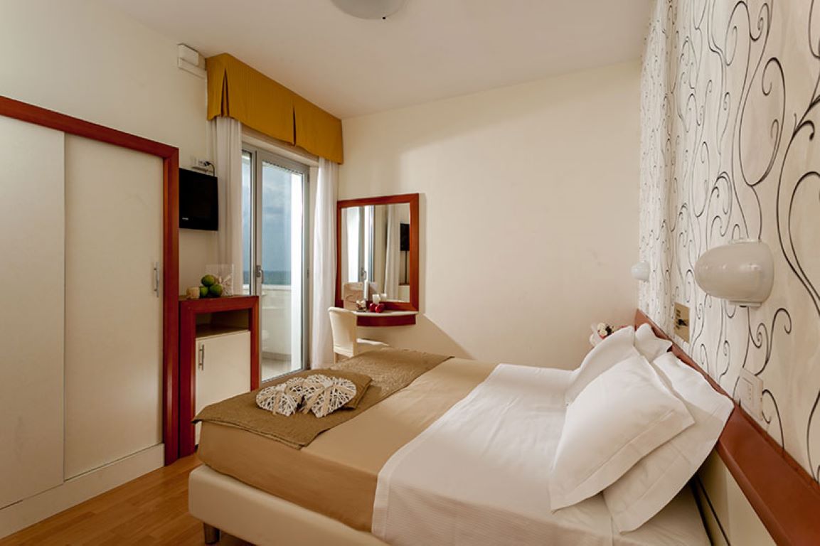 Hotel Aristeo-Classic soba sa balkonom.jpg