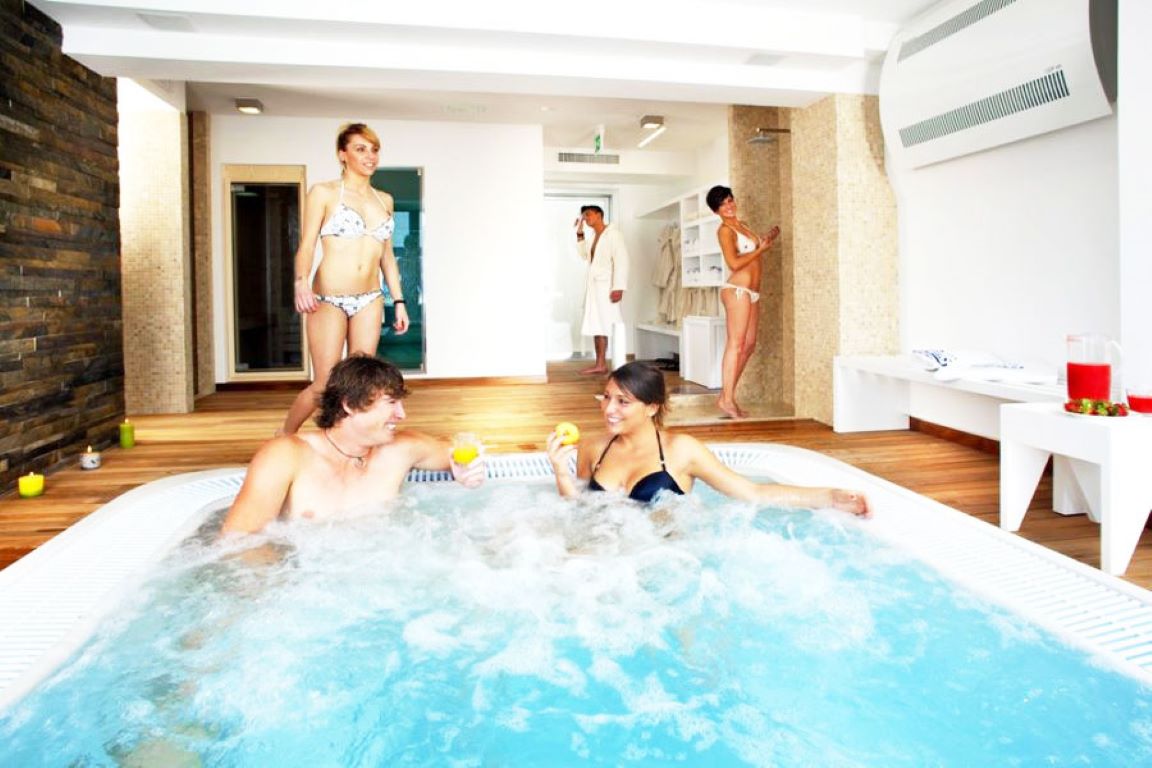 Hotel Zeus-Djakuzi.jpg
