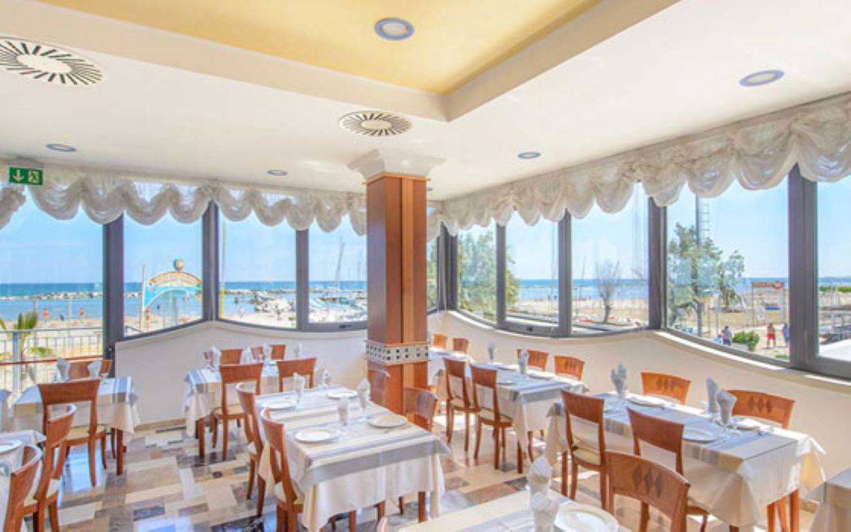 Zeus Hotel-Restoran.jpg