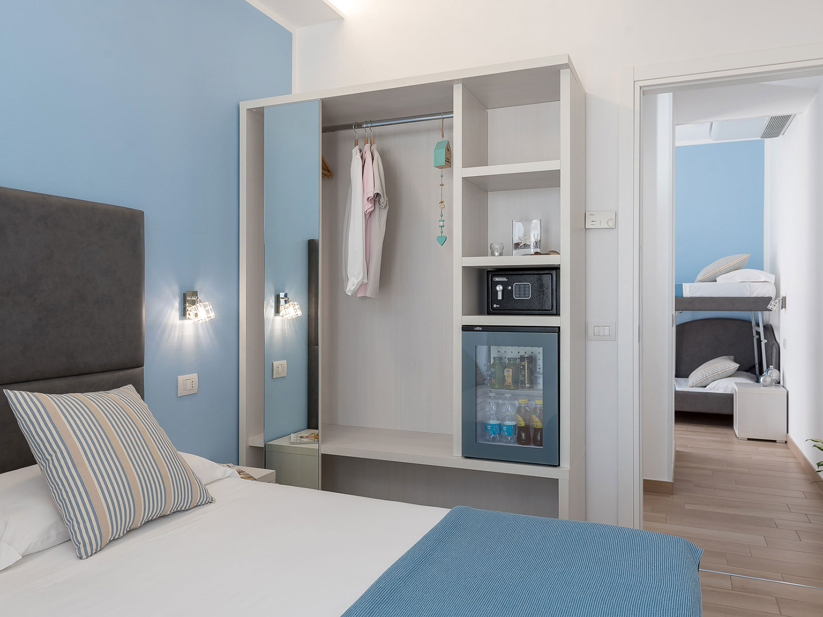 Maria Serena Hotel-Superior cetvorokrevetna soba.jpg