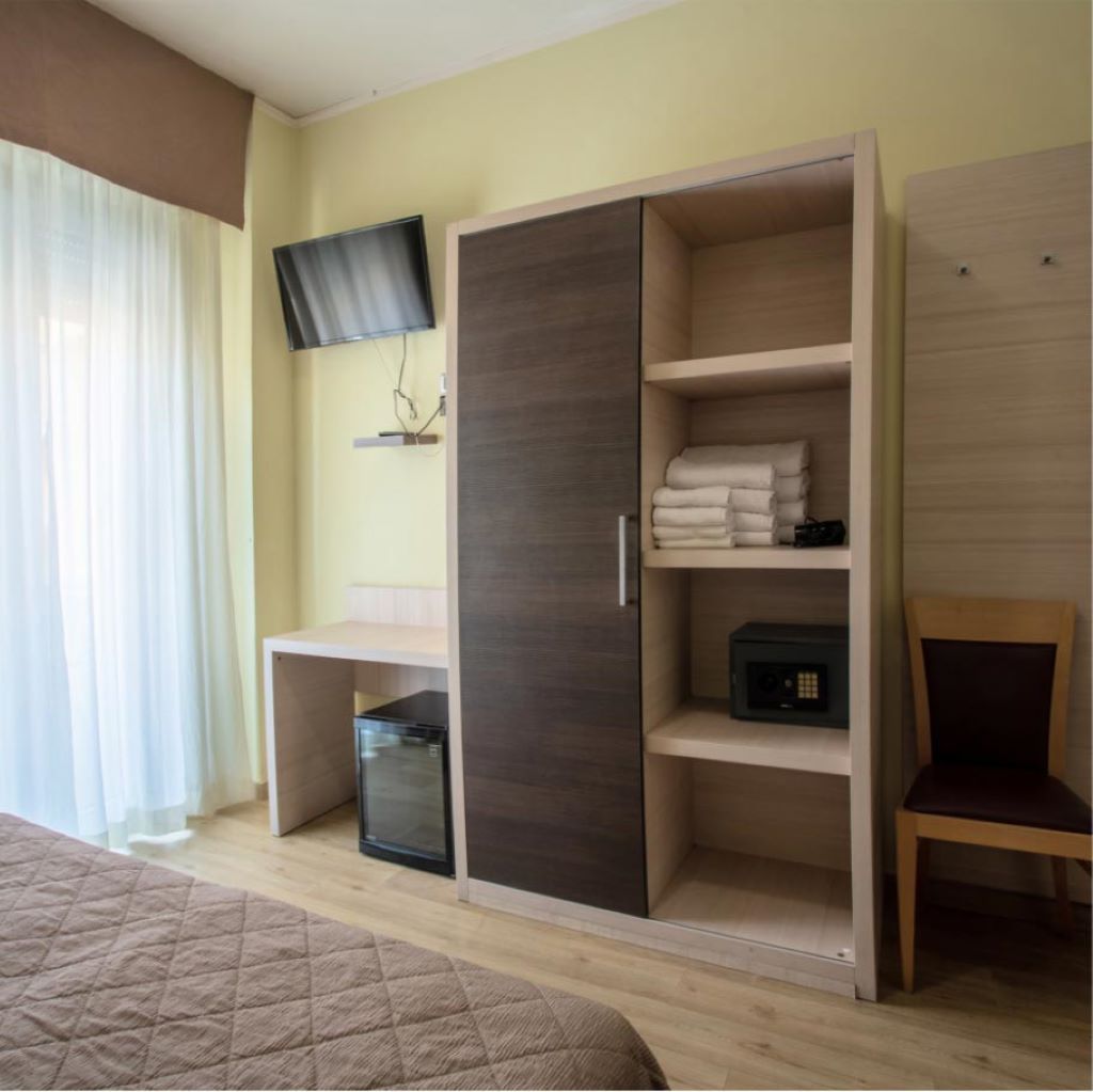 Hotel Bamby-Economy soba.jpg