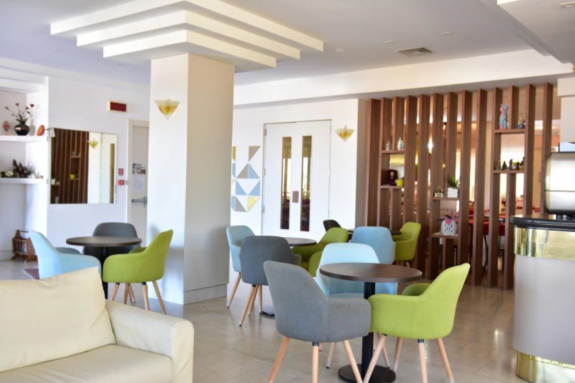 Avila In Hotel-Lobby bar.jpg