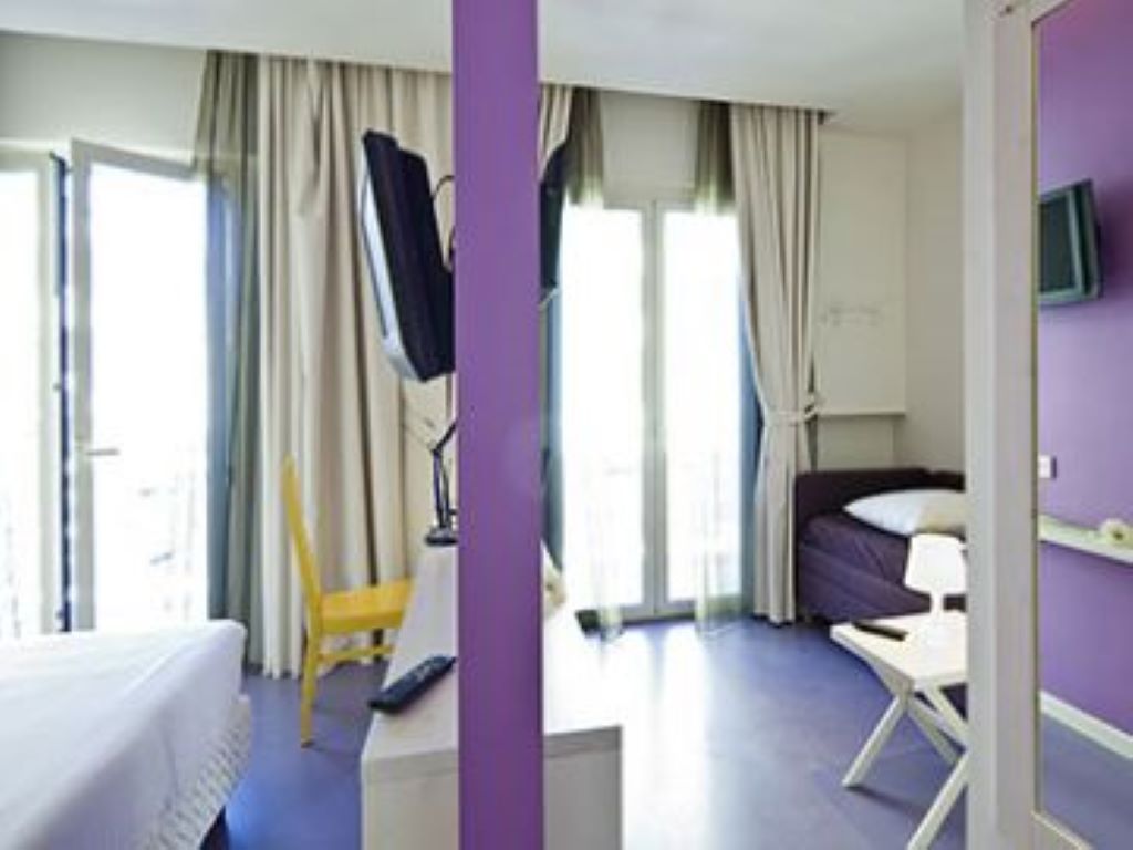 Hotel LaMorosa-Junior suite.jpg