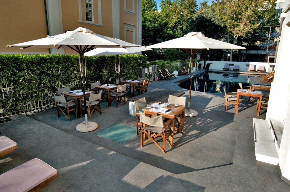 Hotel Le Rose Suite-Bar.jpg