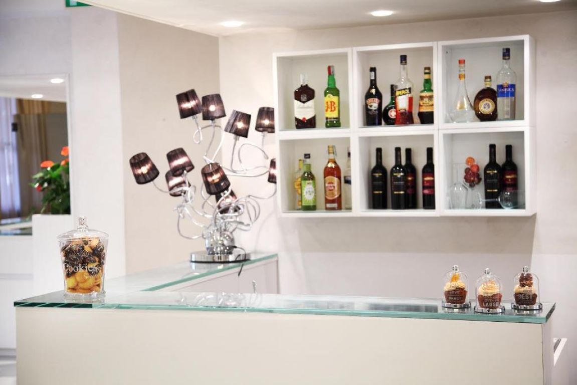 Rosabianca Hotel-Lobby bar.jpg