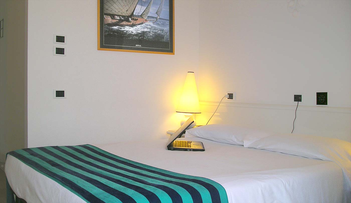 Hotel Luxor-Standardna soba.jpg
