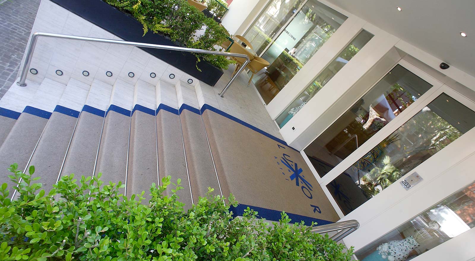 Hotel Luxor-Ulaz u hotel.jpg