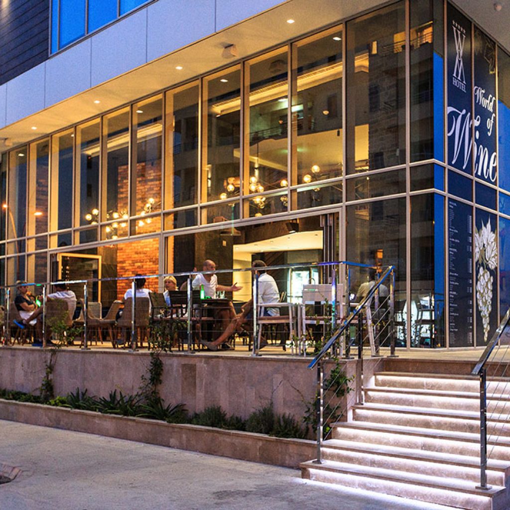 Hotel WoW bar hotela.jpg