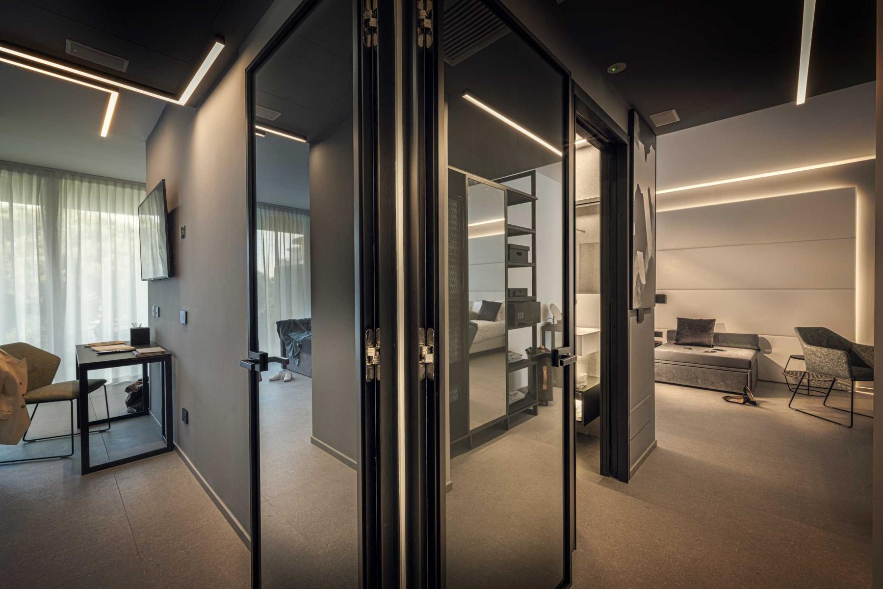 Hotel J44 Lifestyle-Royal Executive suite.jpg