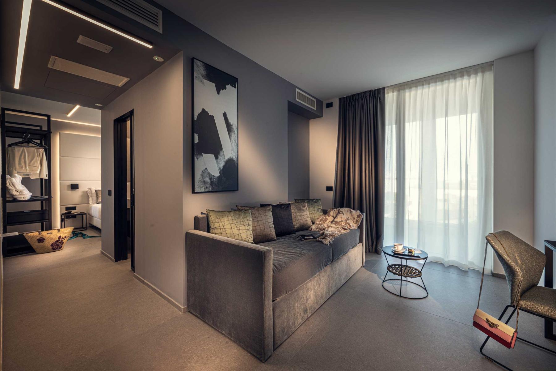 Hotel J44 Lifestyle-Urban suite.jpg