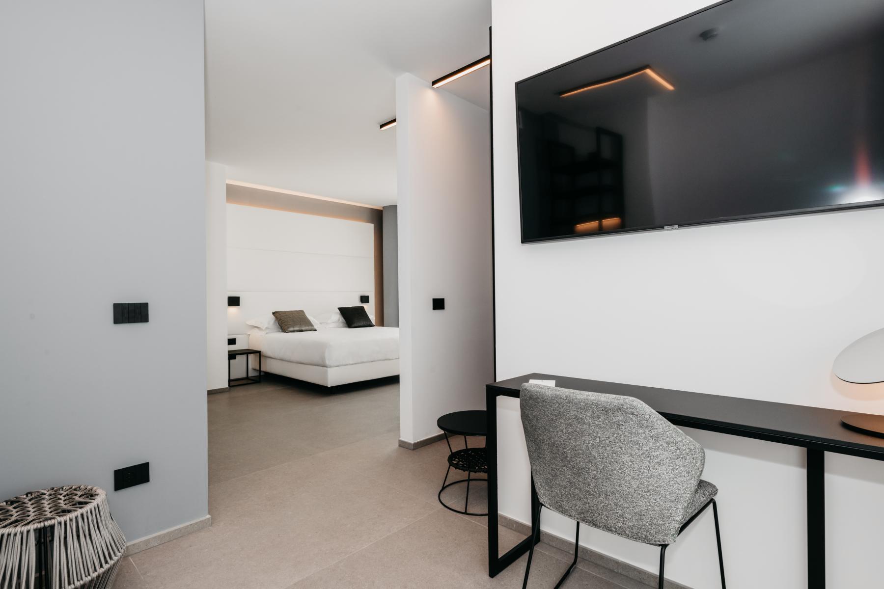 J44 Lifestyle-Junior suite.jpg