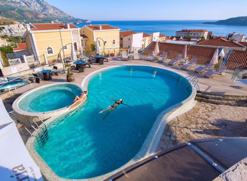 Spa Resort Becici-Bazen.jpg