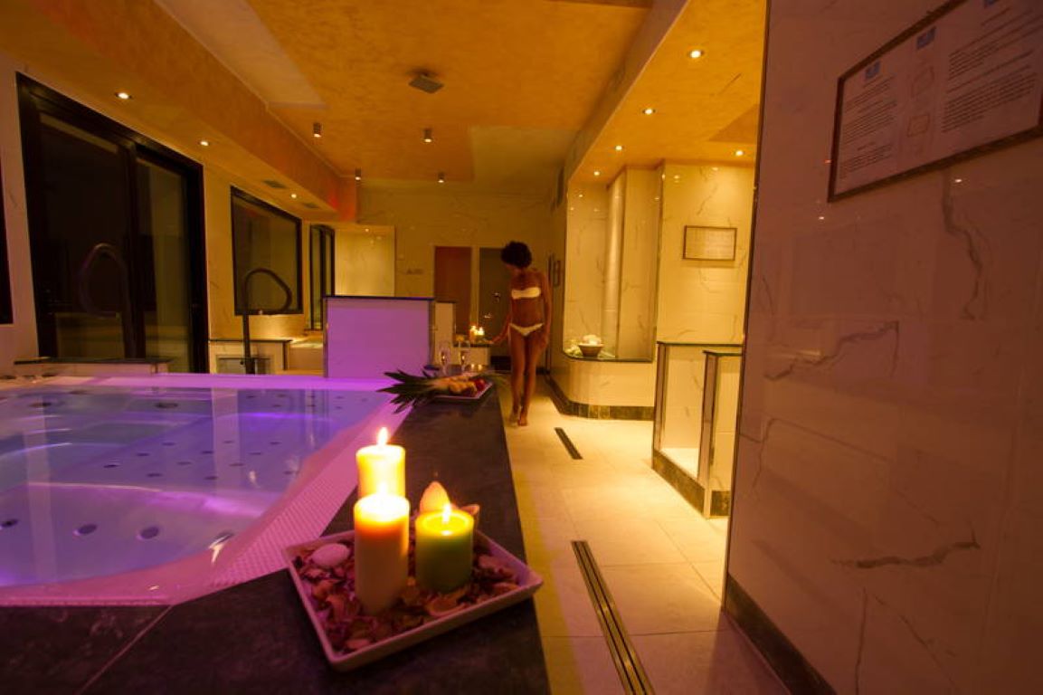 Hotel Diplomat Palace-Spa centar.jpg