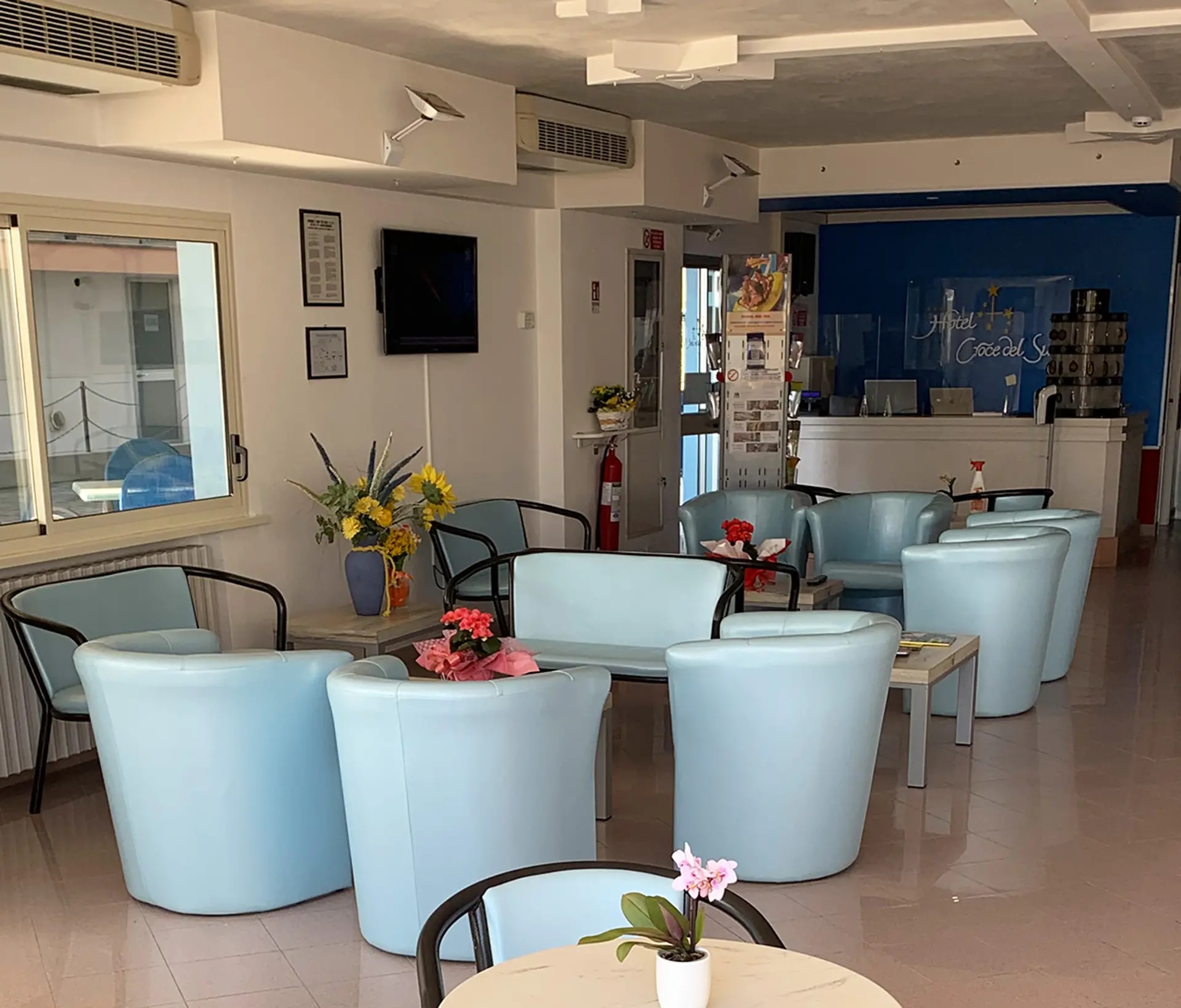 Hotel Croce del Sud-Lobby.jpg