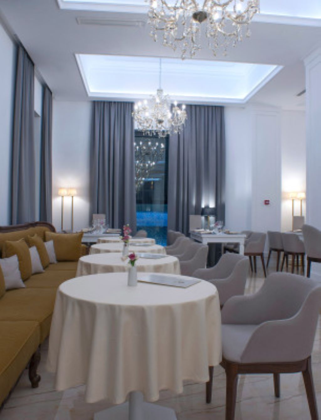 Hotel Moskva-Lounge bar.jpg